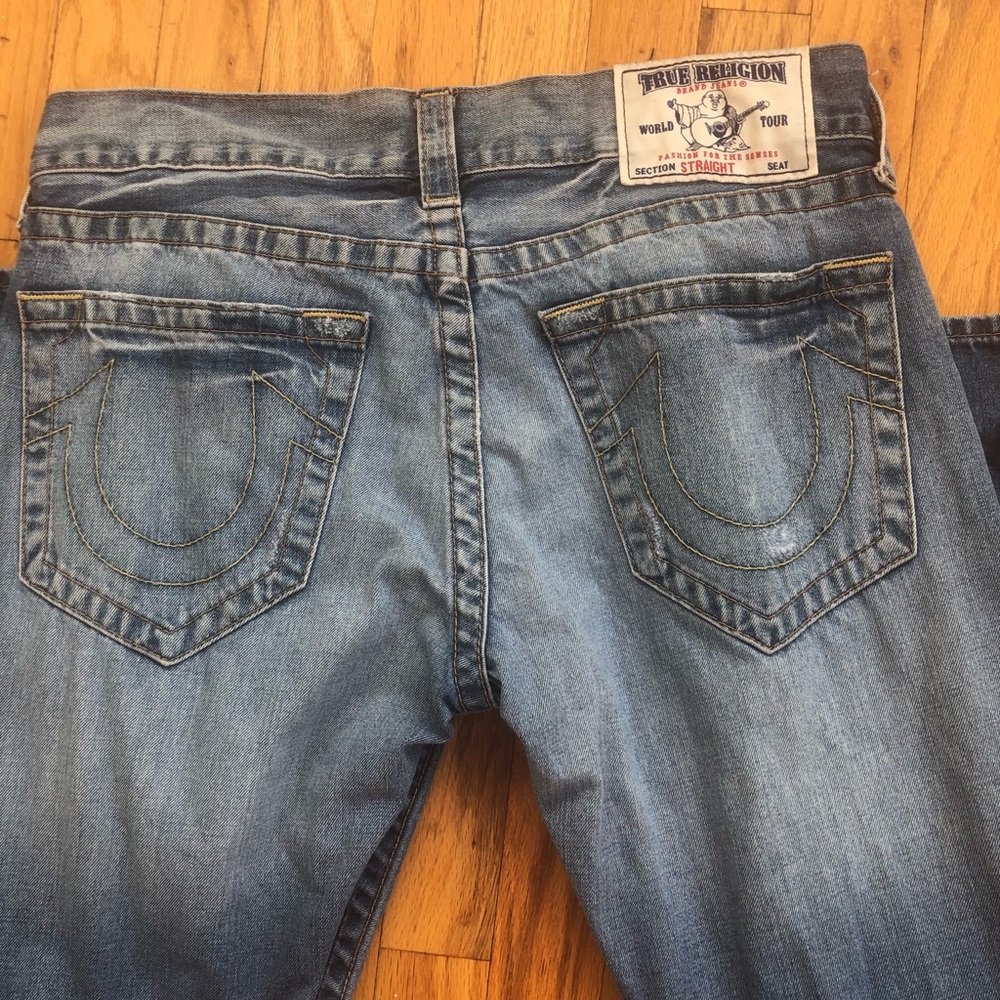 Straight leg, stonewashed jeans